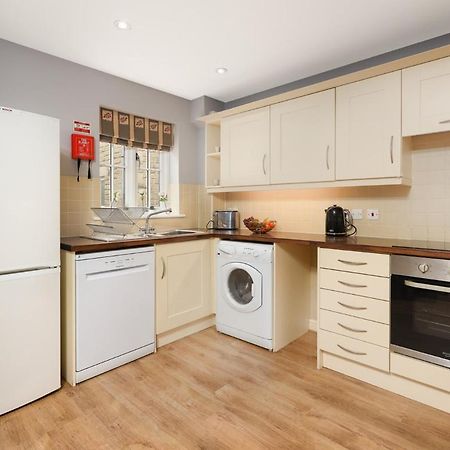 Hopton Cottage - Darwin Lake Holiday Village Матлок Екстер'єр фото