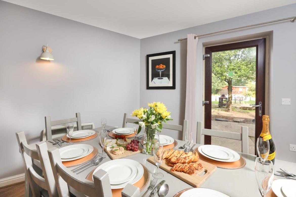 Hopton Cottage - Darwin Lake Holiday Village Матлок Екстер'єр фото